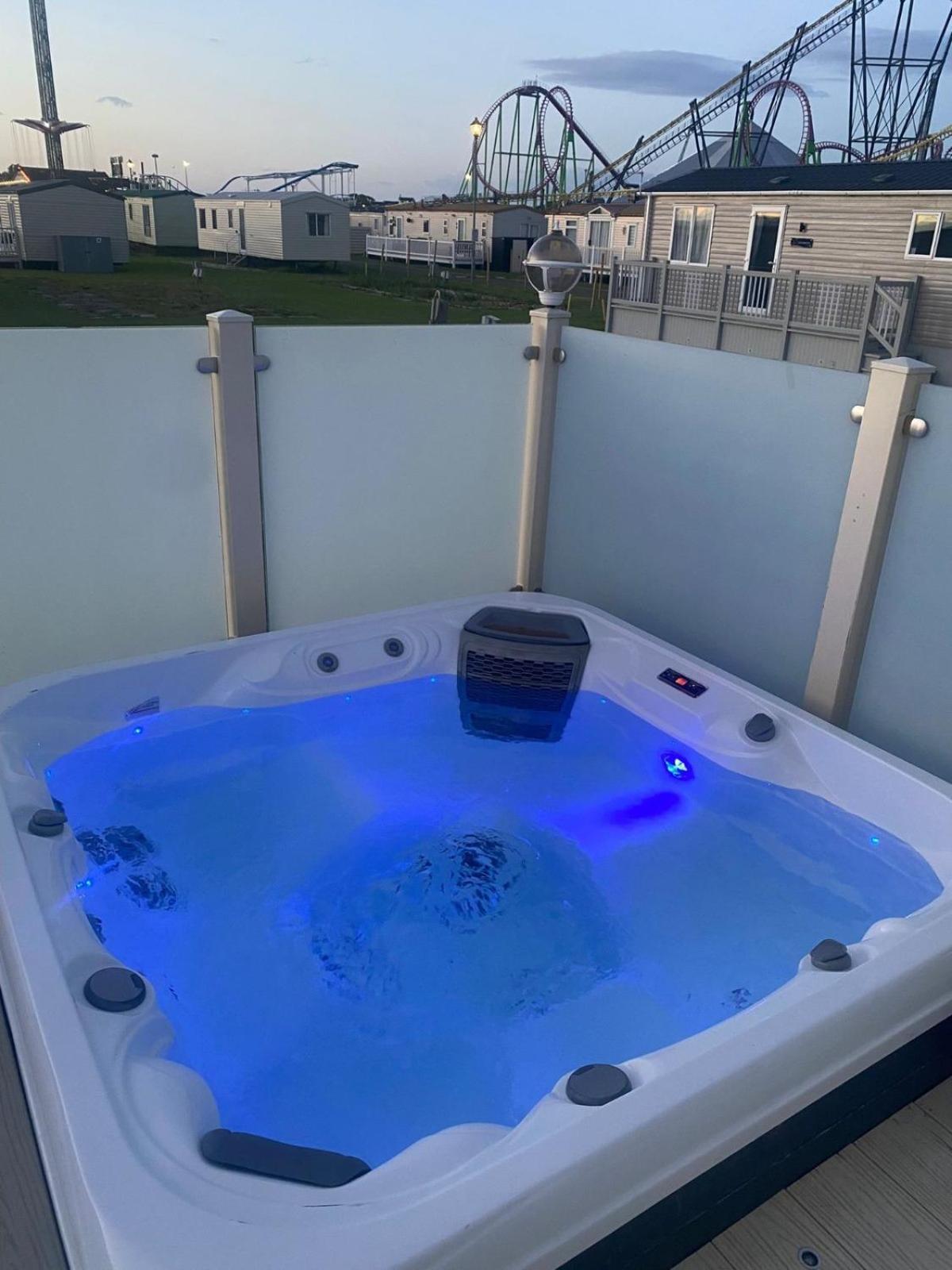 Premium Accommodation With Luxury Hot-Tub And Decking Area, Near Fantasy Island Инголдмелс Экстерьер фото